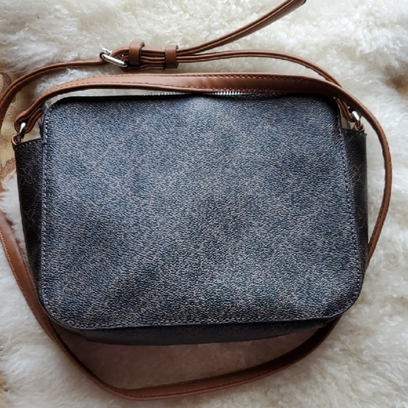 Nine West Tan and Black Crossbody Bag - Picture 11 of 13